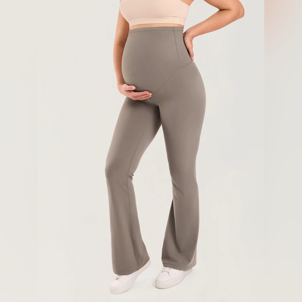 Natrelax® No Front Seam Maternity Flare Leggings 31.5"